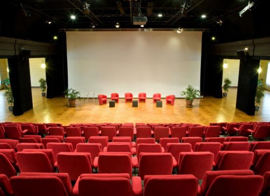 L'Espace International 7/5